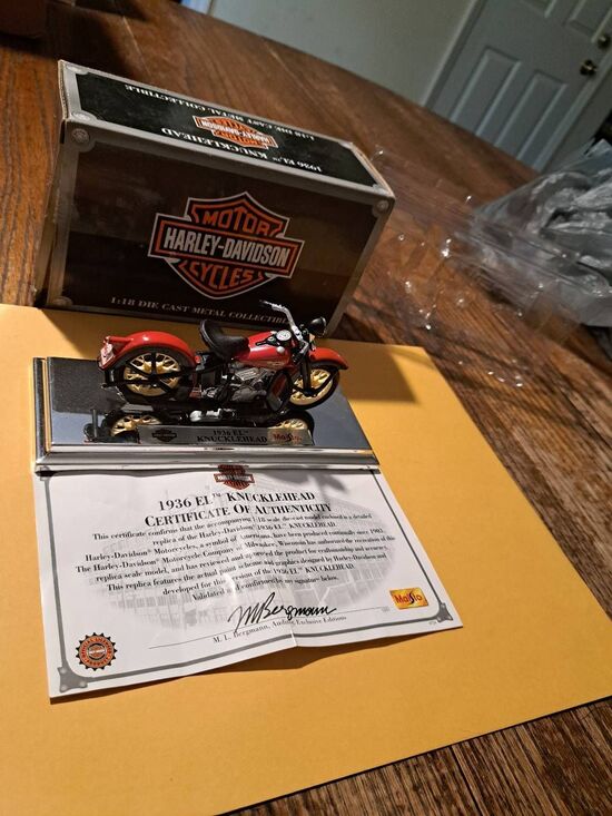 Harley-Davidson Other - Vintage 2001 Harley-Davidson Maisto Avon 1936 LEL Knucklehead Diecast Motorcycle